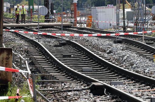 Die Strecke der Rheintalbahn ist zwischen Rastatt und Baden-Baden seit Mitte August gesperrt – die Gleise hatten sich abgesenkt. Foto: dpa