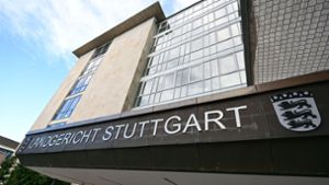 Vier Männer müssen sich vor den Landgericht Stuttgart verantworten. Foto: dpa/Bernd Weißbrod