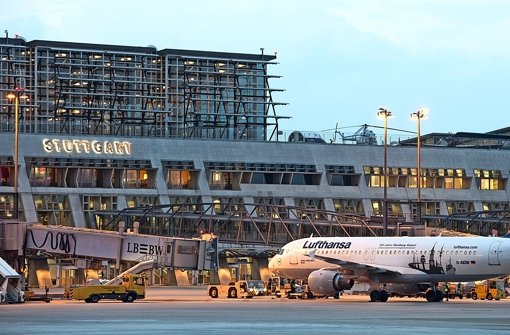 Der Flughafen Stuttgart rechnet 2014 mit stagnierenden Passagierzahlen. Foto: dpa