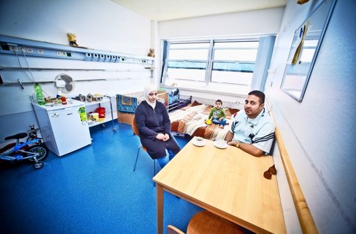 Die Familie Anouz bewohnt ein früheres Patientenzimmer Foto: Peter Petsch