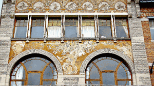 Sgraffito-Fassadenmalerei am Ciamberlani-Haus von Paul Hankar.  Foto: Hamann