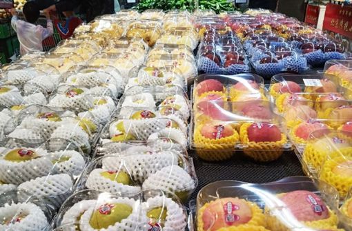 Mehrfach verpackte Früchte in einem Pekinger Supermarkt Foto: Küper