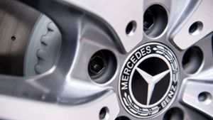 Mercedes hat bei den Neuzulassungen in Deutschland im vergangenen Jahr einen Marktanteil von 9,8 Prozent erreicht. Foto: dpa/Sven Hoppe