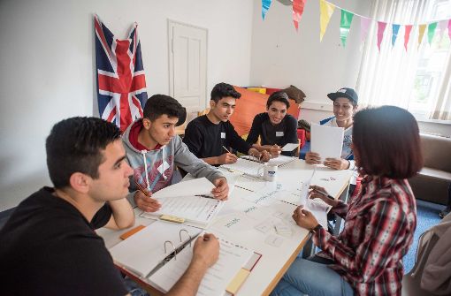 Englischunterricht für junge Flüchtlinge Foto: Lichtgut/Max Kovalenko