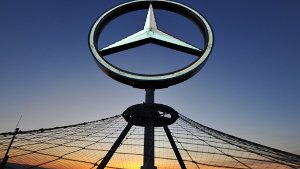 Der Stuttgarter Autobauer Daimler will laut einem Zeitungsbericht bei seinem chinesischen Partner Beijing Automotive (BAIC) in Peking einsteigen. Foto: dpa