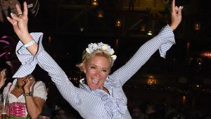 Besonders feierfreudig: Claudia Effenberg auf dem Münchner Oktoberfest. Foto: dpa