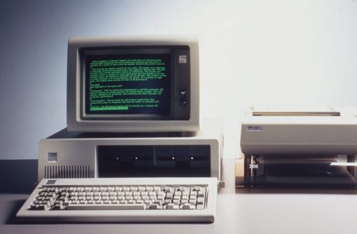 Mit speziell ausgestatteten Computern dürfen Häftlinge künftig eine Jobbörse im Internet nutzen Foto: EFE/IBM