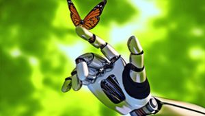 Natur trifft Technik: Ein Schmetterling auf einer RoboterhandFoto:Kovalenko/AdobeStock Foto:  