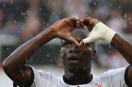 Beim Spiel Stuttgart vs. VfL Wolfsburg hatte Chadrac Akolo das 1:0 geschossen. Foto: Pressefoto Baumann