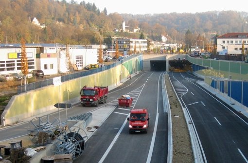 Der Einhorntunnel kurz vor der Fertigstellung: Von Montag an soll das Stauchaos in und um Schwäbisch Gmünd ein Ende haben. Foto: Schütte