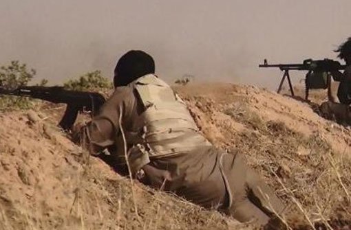 Bei der Verteidigung der syrischen Stadt Kobane gegen die Terrormiliz Islamischer Staat (IS) erhalten die kurdischen Kämpfer weitere Verstärkung. Foto: dpa