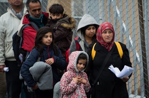 Österreich begrenzt den Flüchtlingsstrom an seiner Südgrenze auf 80 einreisende am Tag. (Archivfoto) Foto: dpa