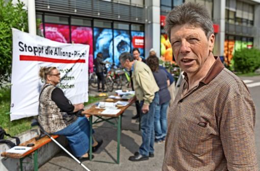 Reinhard König (re.) ist Sprecher der Initiative Vaihingen ökologisch sozial. Foto: Krämer