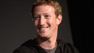 Mark Zuckerberg freut sich über seine Tochter und will der Allgemeinheit Milliarden schenken Foto: EPA