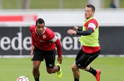 Daniel Didavi (links) und Daniel Ginczek sind fit für das Spiel gegen den SC Freiburg. Foto: Pressefoto Baumann