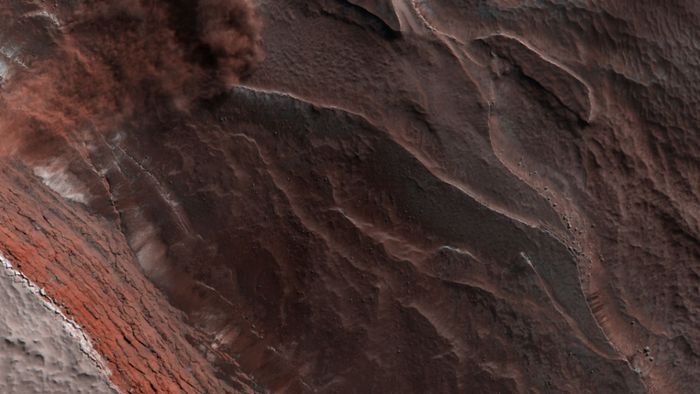 Nasa fotografiert riesige Eislawine  auf dem Mars