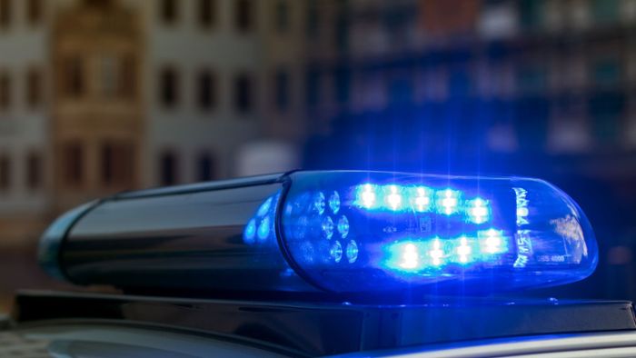 Fahrer prallt auf Lkw – Zwei Kinder  bei Unfall in Ostfildern leicht verletzt