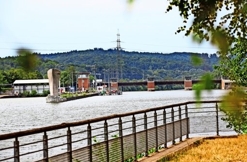 Die Binnenschifffahrt auf dem Neckar träumt von einem Schleusenausbau bis zum Plochinger Hafen Foto: Ines Rudel