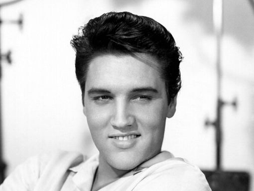 Die KI bringt ihn wieder auf die Bühne: Elvis Presley. Foto: imago/Hollywood Photo Archive