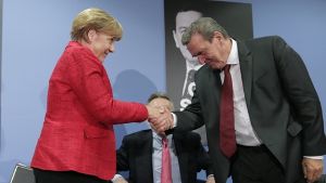 Merkel lobt ihren Vorgänger
