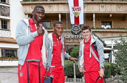 Antonio Rüdiger (li./neben Carlos Gruezo und Marco Rojas) will mit dem VfB nach oben Foto: Pressefoto Baumann