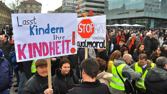 In Stuttgart gehen die Menschen wieder auf die Straße