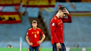 Kaum zu fassen: Alvaro Morata ist nach dem Spiel gegen Polen wieder enttäuscht, dabei hatte er die spanische Nationalmannschaft in Führung gebracht. Foto: imago/Kiko Huesca