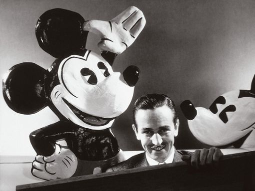 Walt Disney mit seiner Erfindung Micky Maus: Die berühmte Figur steht nun seit Anfang 2024 in den USA nicht mehr unter Urheberrechtsschutz. Foto: IMAGO / Pond5 Images