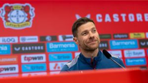 Trainer Xabi Alonso kann mit Leverkusen das Triple holen. Foto: Christoph Reichwein/dpa