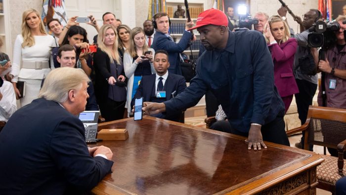 Skurriler Auftritt von Kanye West bei Donald Trump