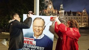 Frisch plakatiert: Noch in der Wahlnacht setzten die Parteien in Niedersachsen landespolitische Akzente für den Wahlkampf. Foto: dpa