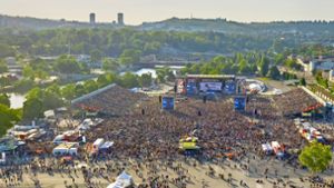 50 000 Fans erlebten die Toten Hosen am Samstagabend zum Abschluss des Festivalsommers auf dem Wasen. Foto: /Andreas Engelhard