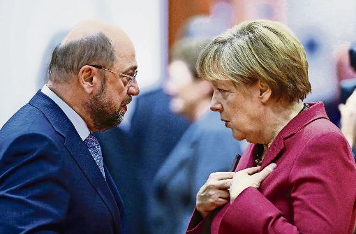 Politische Gegner, die sich persönlich schätzen: Martin Schulz tritt als Kanzlerkandidat der SPD gegen Bundeskanzlerin Angela Merkel (CDU) an. Foto: dpa