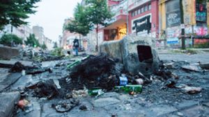 Am Morgen nach der „Welcome to Hell“-Demo gegen den G20-Gipfel zieht sich durch Hamburg eine Spur der Verwüstung. Foto: dpa
