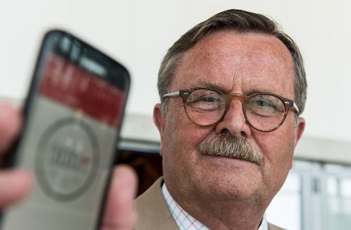 Der Präsident der Bundesärztekammer, Frank Ulrich Montgomery, warnt: Eine App könne einen Arzt niemals ersetzen. Foto: dpa