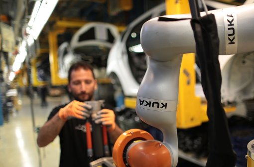 Der chinesische Hausgeräte-Hersteller Midea kommt bei der Übernahme des Augsburger Roboterbauers Kuka voran. Foto: dpa