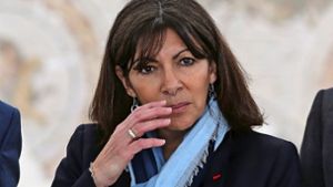 Sie setzt für bessere Luft auf deutliche Einschränkungen für den Autoverkehr: Die Pariser Bürgermeisterin Anne Hidalgo Foto: dpa