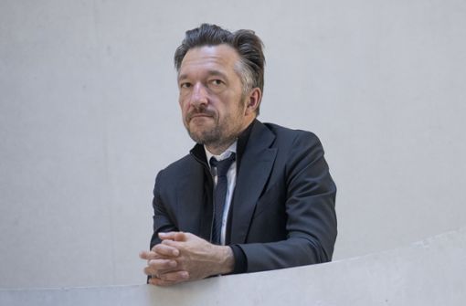 Der Schweizer Autor Lukas Bärfuss wurde am Samstag in Darmstadt der Georg-Büchner-Preis verliehen. Foto: dpa/Boris Roessler