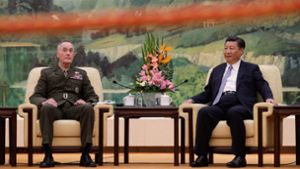 China Präsident Xi Jinping (rechts) hat am Donnerstag in Peking den amerikanischen Generalstabschef Joseph Dunford empfangen. Foto: AP
