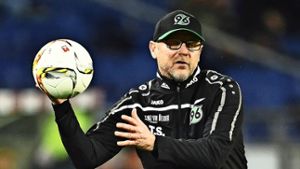 Brachte Hannover 96 bisher keinen Erfolg: Trainer Thomas Schaaf Foto: Getty