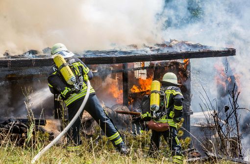 Aus bislang unbekannter Ursache stand in Wabilingen-Hohenacker ein Gartenhaus in Flammen. Foto: 7aktuell.de/Simon Adomat