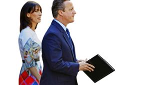 Rückzug: David Cameron  mit Ehefrau SamanthaFoto:AFP Foto:  