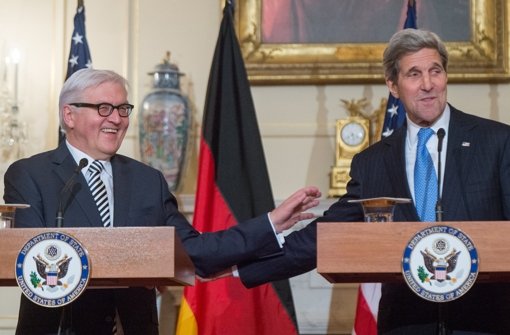 Deutschlands Außenminister Frank-Walter Steinmeier (links) und sein US-Amtskollege John Kerry Foto: dpa