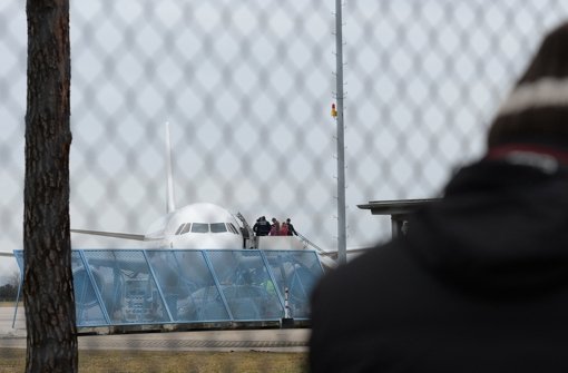 Abschiebung am Baden-Airport: Nur die wenigsten waren zuvor in Haft Foto: dpa