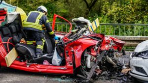 Autofahrerin kommt bei Horror-Unfall ums Leben