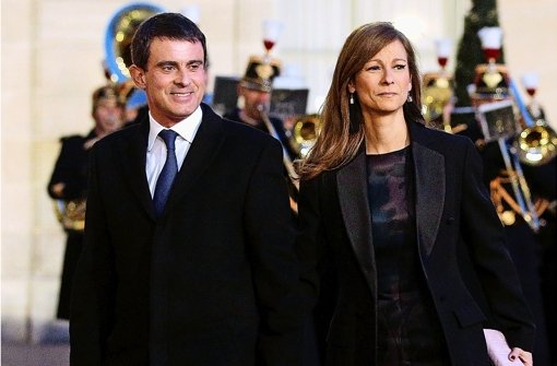 Ganz nach dem Geschmack des Boulevards: Manuel Valls und seine Frau Anne Gravoin Foto: EPA