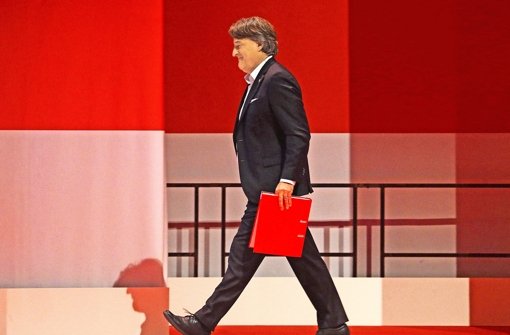 VfB-Präsident Bernd Wahler sieht sich einem Machtkampf mit den Fans ausgesetzt Foto: Baumann