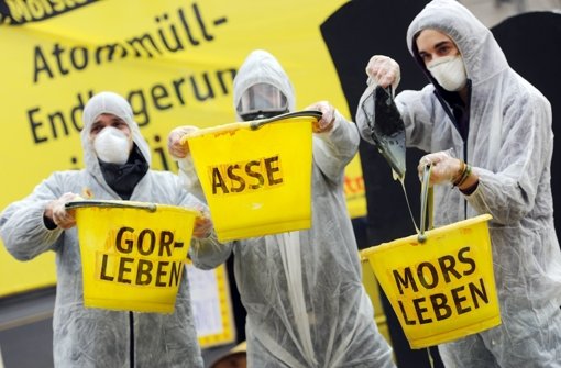 Aktivisten demonstrieren gegen das Atommüll-Endlager Gorleben. Auch die niedersächsischen Grünen würden Gorleben am liebsten von vornherein aus dem Rennen nehmen.  Foto: dpa