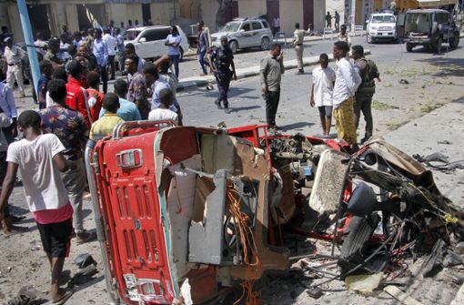 Mindestens 16 Menschen sollen bei einem Anschlag mit einer Autobombe getötet worden sein. Foto: AP