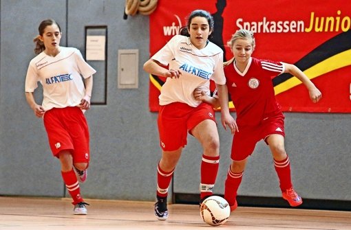 Die D-Juniorinnen des TSV Plattenhardt (in der Bildmitte Marina Vavoura) überzeugten auch beim Finalturnier. Foto: Eibner-Pressefoto